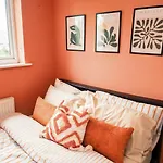 Stylish 2-Bedroom Home Perfect For Families And Couples