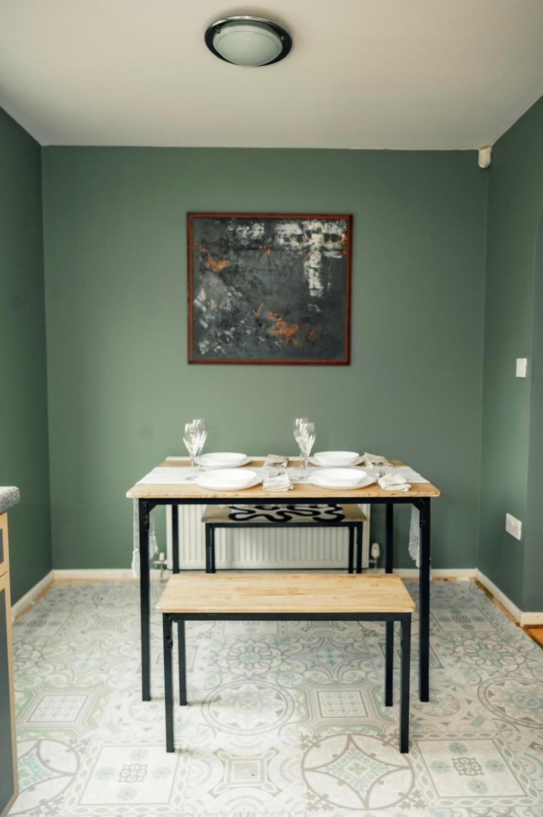 Stylish 2-bedroom Perfect For Families And Couples *