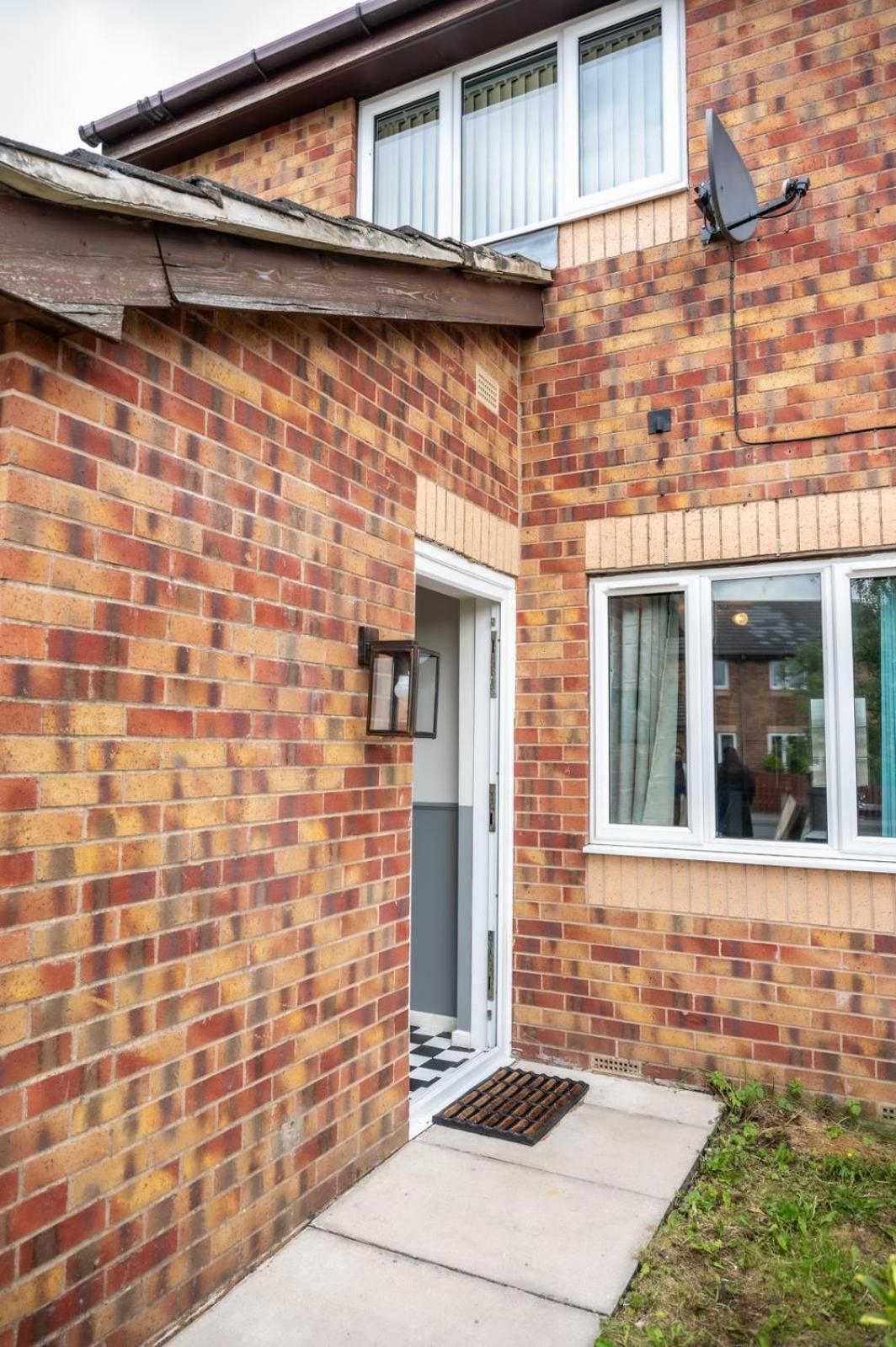 Holiday home Stylish 2-bedroom Perfect For Families And Couples